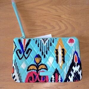 NWT Vera Bradley Escapade Wristlet in Pueblo
